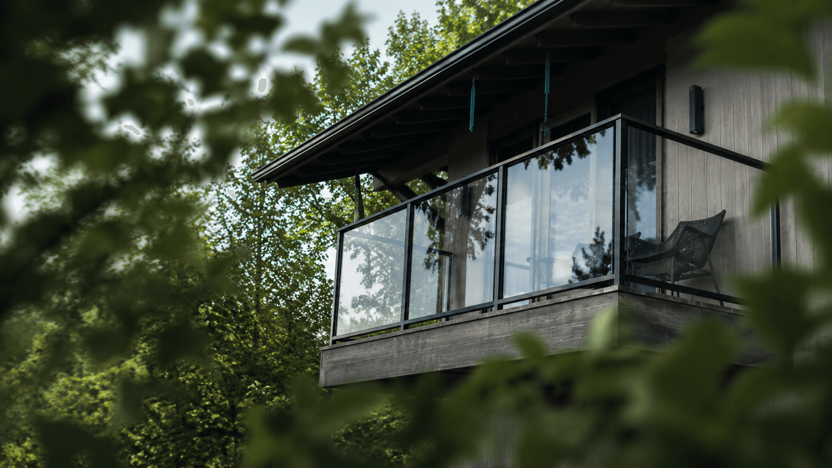 Glass balcony railing on a private home